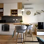 Nikola Apartamento